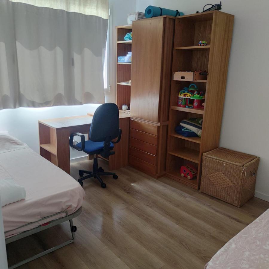 Apartment Close To The Beach With Free Parking Badalona Ngoại thất bức ảnh