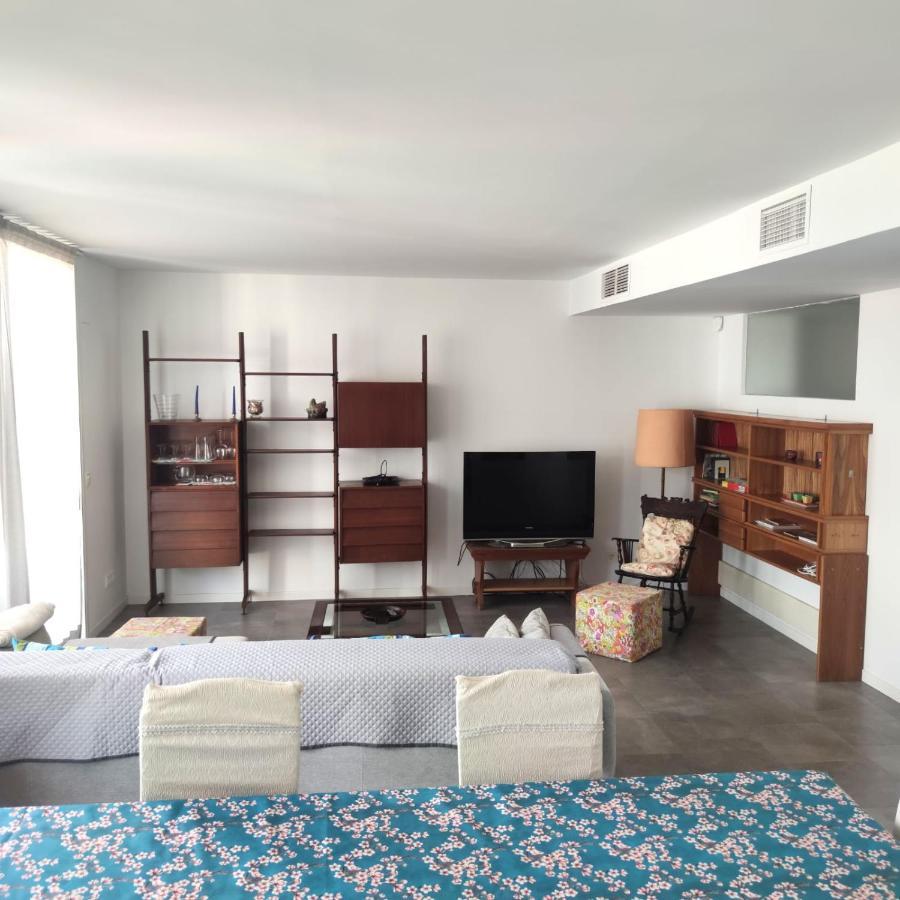 Apartment Close To The Beach With Free Parking Badalona Ngoại thất bức ảnh